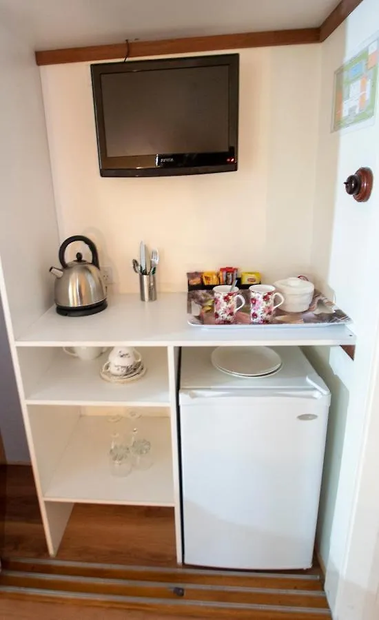 Rosebridge House Bed & Breakfast Adult Retreat Gooseberry Hill