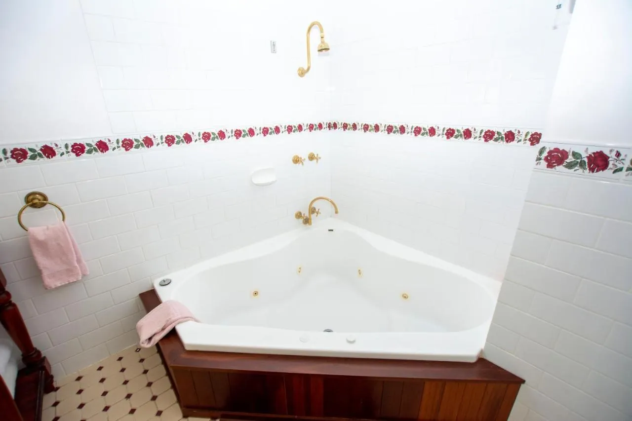 *****  Rosebridge House Bed & Breakfast Adult Retreat Gooseberry Hill Australia
