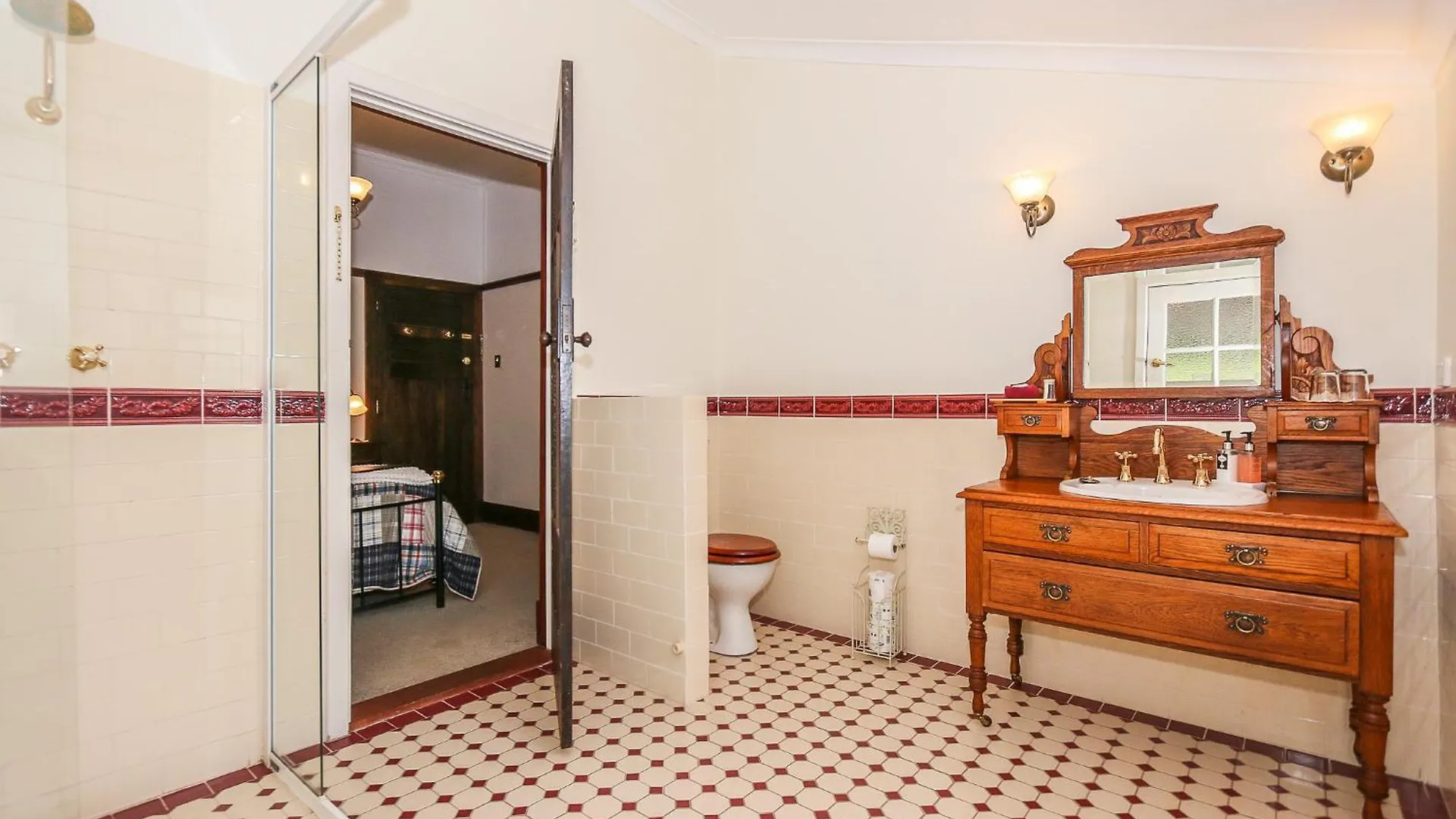 Rosebridge House Bed & Breakfast Adult Retreat Gooseberry Hill
