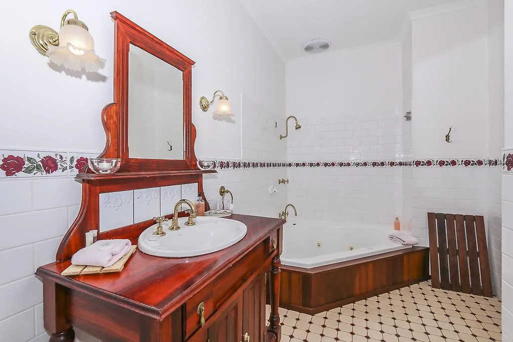 Rosebridge House Bed & Breakfast Adult Retreat Gooseberry Hill