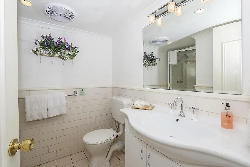 Rosebridge House Bed & Breakfast Adult Retreat Gooseberry Hill