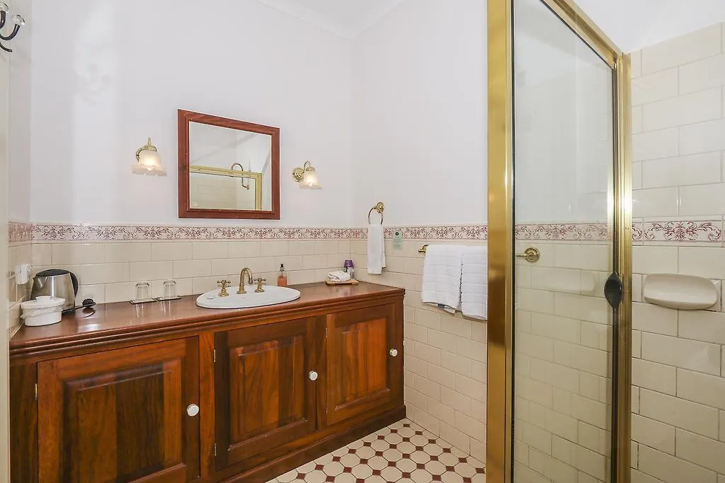 Rosebridge House Bed & Breakfast Adult Retreat Gooseberry Hill