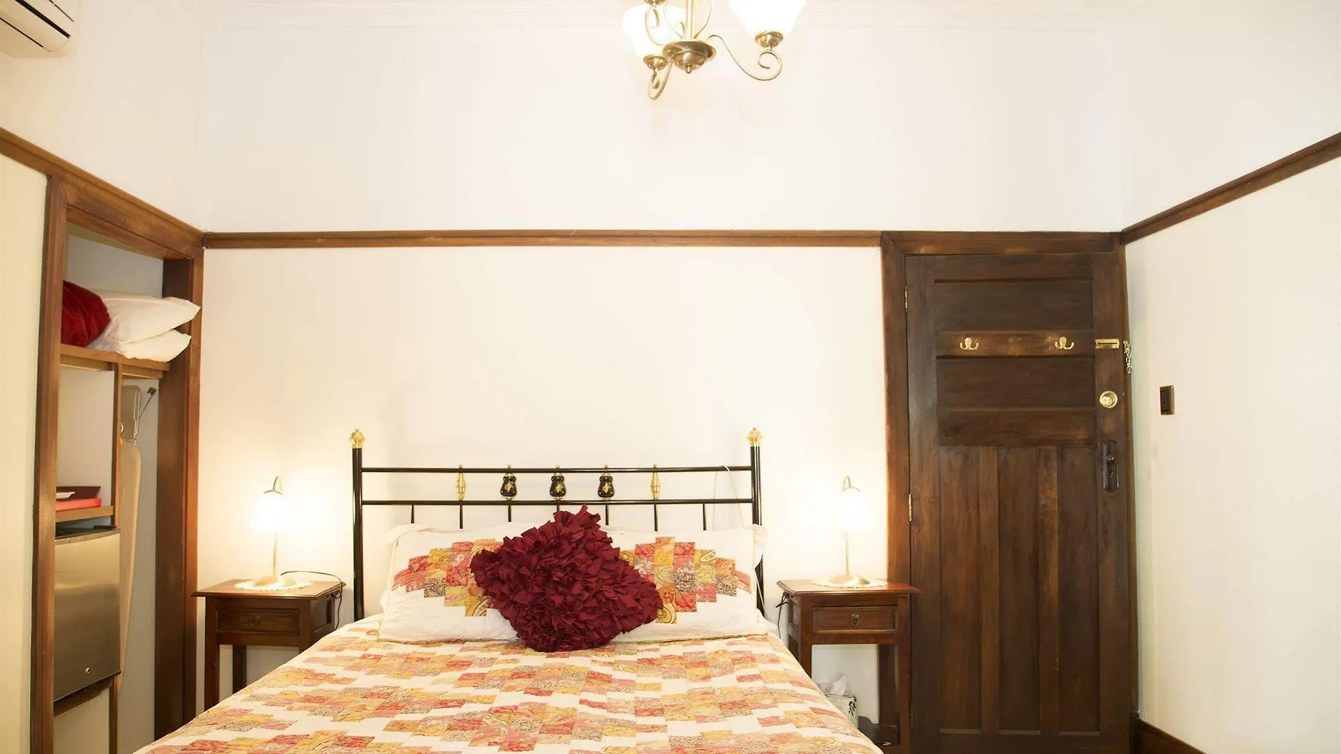 Rosebridge House Bed & Breakfast Adult Retreat Gooseberry Hill