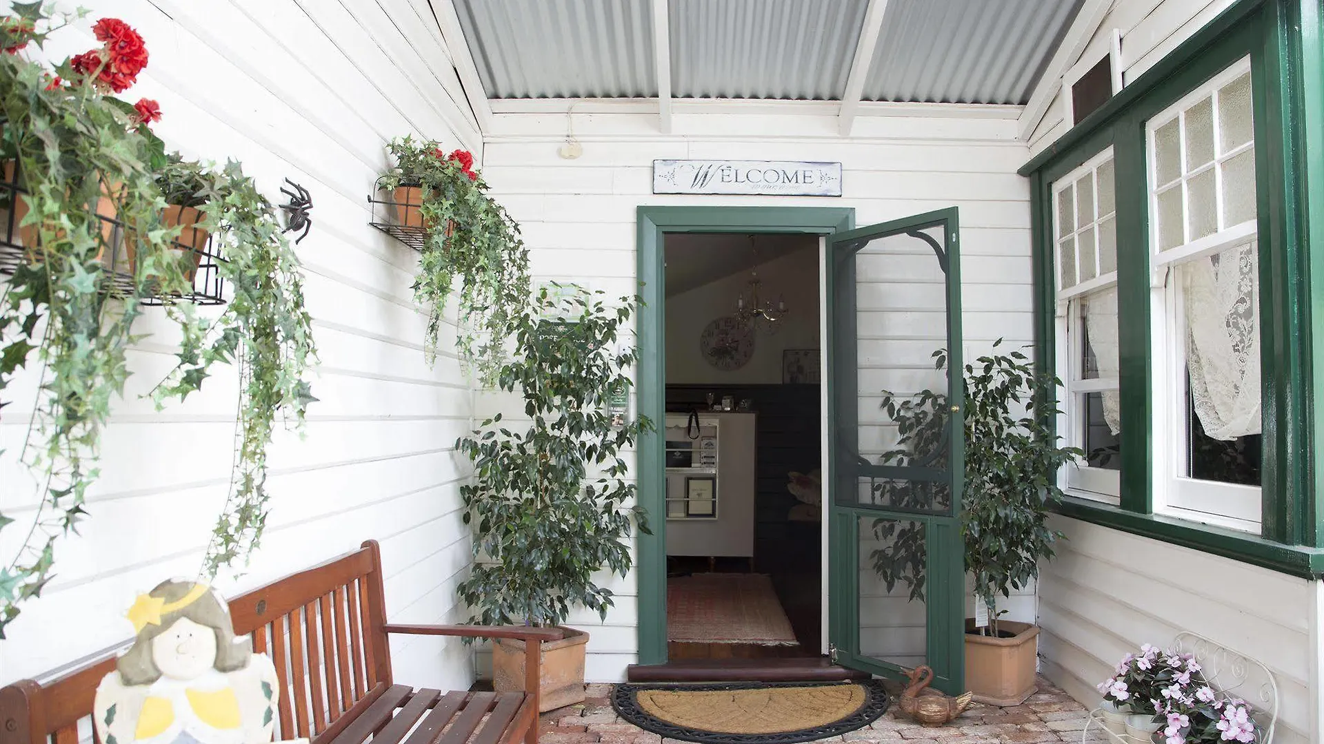 Rosebridge House Bed & Breakfast Adult Retreat Gooseberry Hill