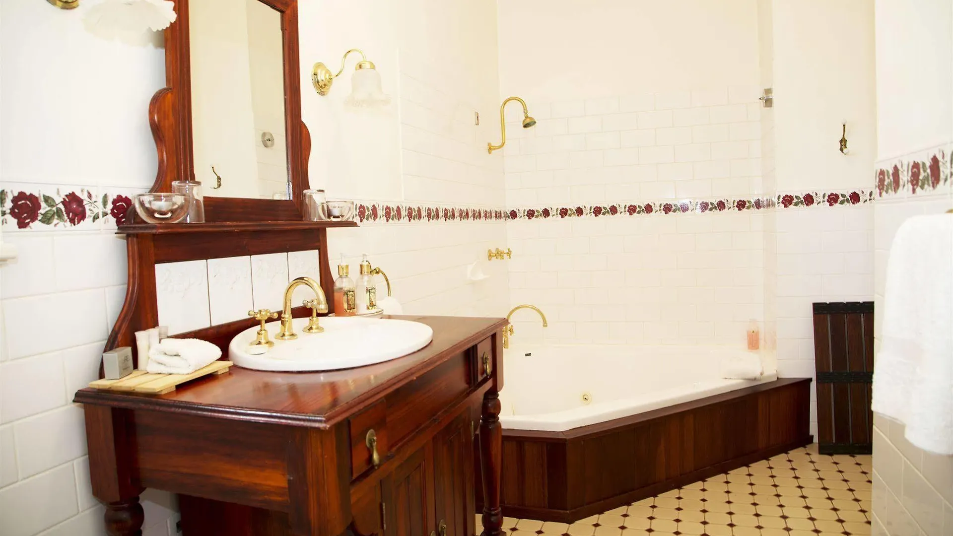 Rosebridge House Bed & Breakfast Adult Retreat Gooseberry Hill Australia