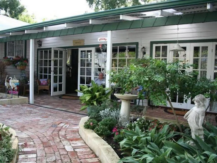 Rosebridge House Bed & Breakfast Adult Retreat Gooseberry Hill