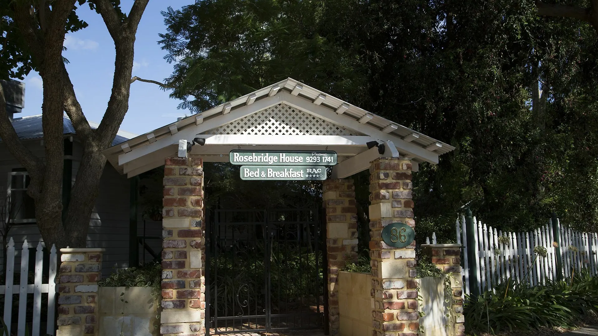 Rosebridge House Bed & Breakfast Adult Retreat Gooseberry Hill 5*,