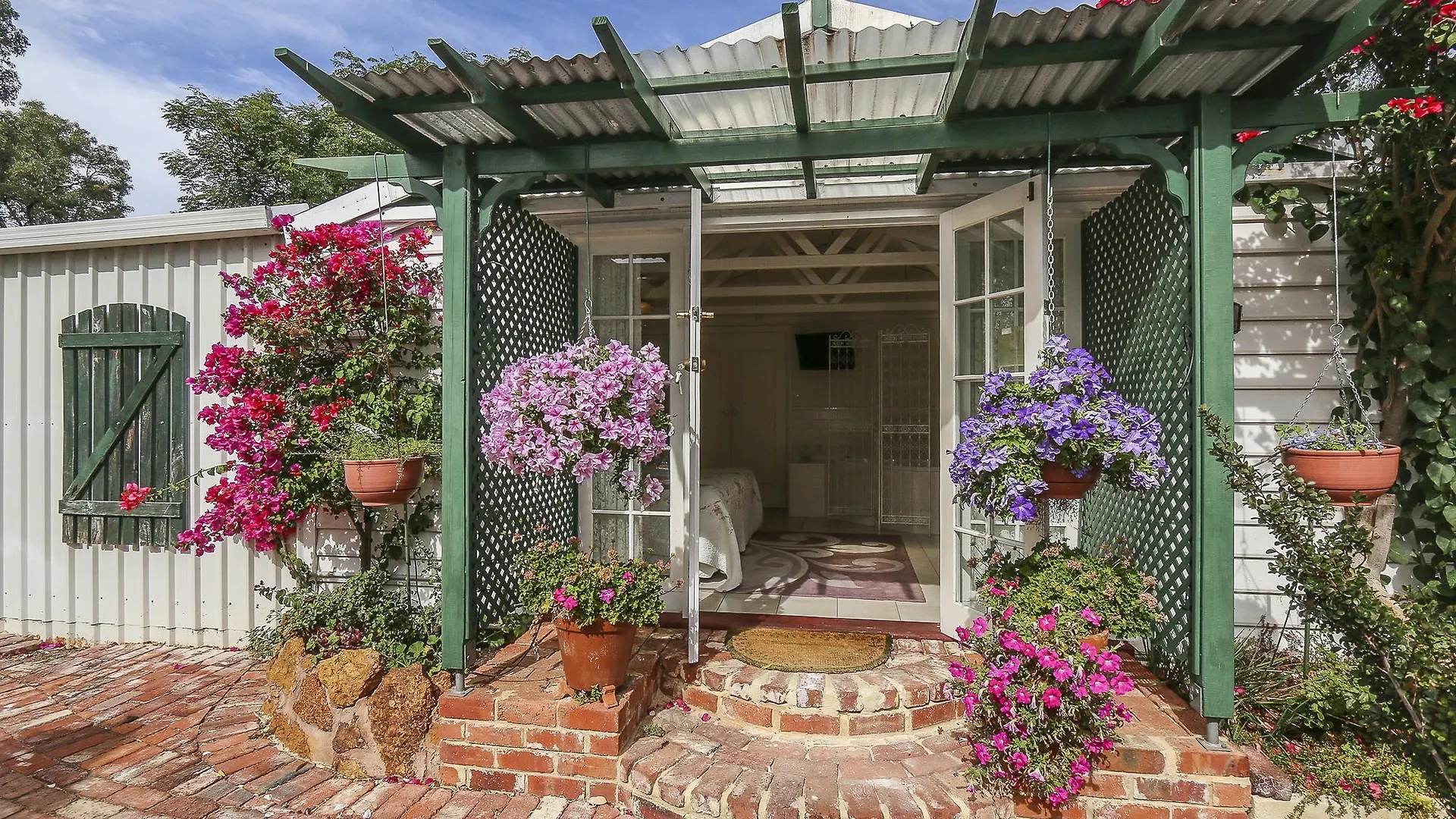 Rosebridge House Bed & Breakfast Adult Retreat Gooseberry Hill